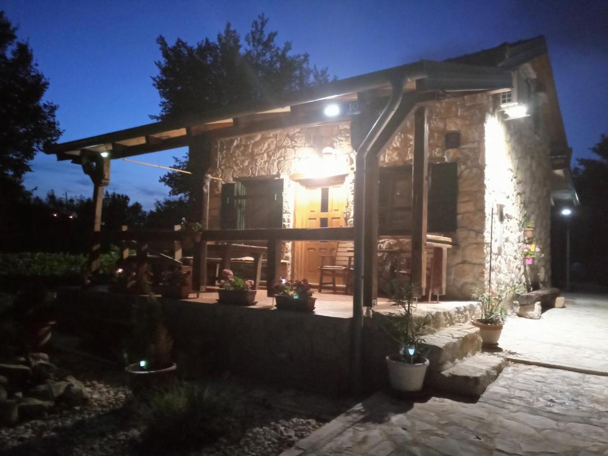 Stone House Vlasta เดอร์นิช ภายนอก รูปภาพ
